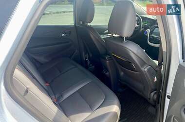 Хэтчбек Chevrolet Bolt EV 2017 в 