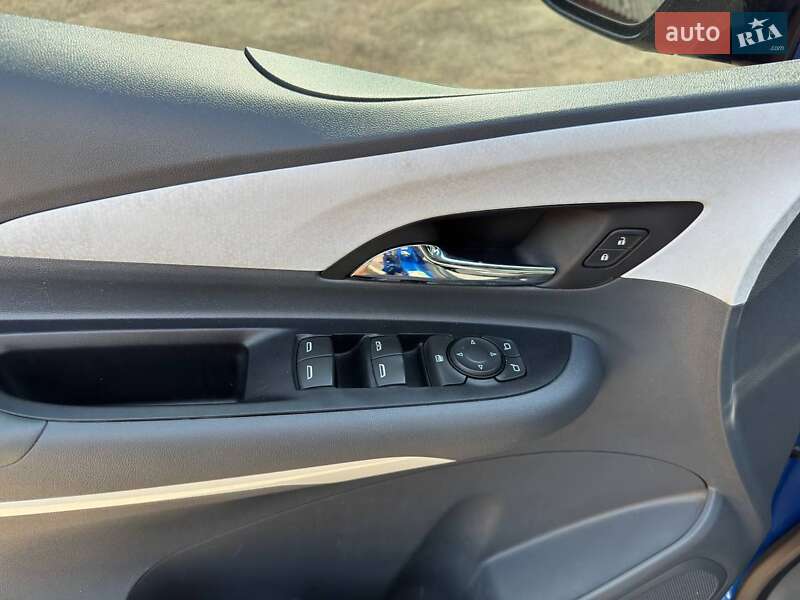 Хэтчбек Chevrolet Bolt EV 2018 в Нежине фото 19 Хэтчбек Chevrolet Bolt EV 2018 в Нежине