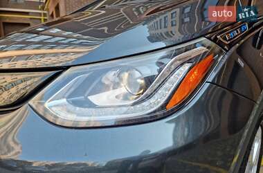 Хэтчбек Chevrolet Bolt EV 2017 в 