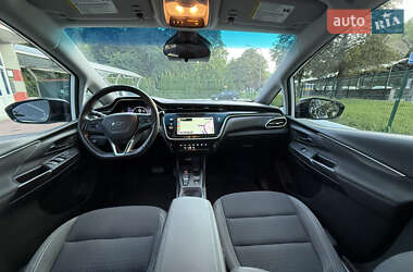 Хэтчбек Chevrolet Bolt EV 2022 в 