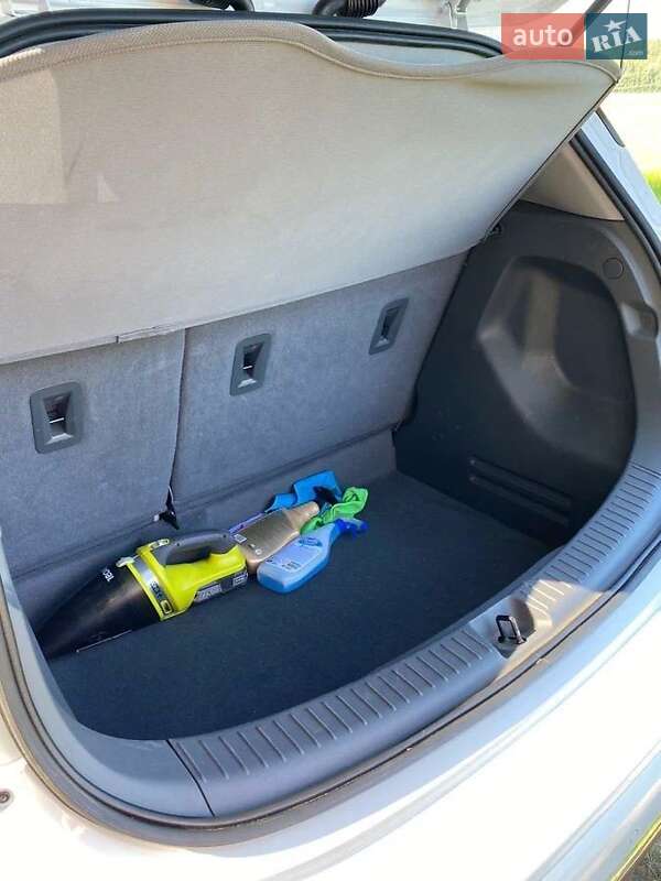 Хэтчбек Chevrolet Bolt EV 2019 в Одессе фото 8 Хэтчбек Chevrolet Bolt EV 2019 в Одессе