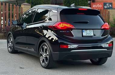 Хэтчбек Chevrolet Bolt EV 2020 в 