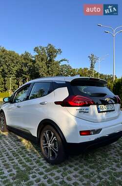 Хэтчбек Chevrolet Bolt EV 2017 в 