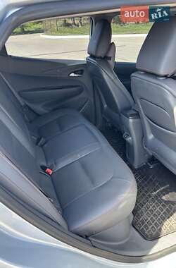 Хэтчбек Chevrolet Bolt EV 2017 в 