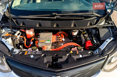 Хэтчбек Chevrolet Bolt EV 2017 в 