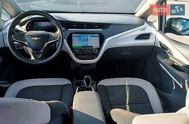 Хэтчбек Chevrolet Bolt EV 2017 в 