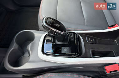 Хэтчбек Chevrolet Bolt EV 2017 в 