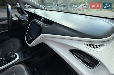 Хэтчбек Chevrolet Bolt EV 2017 в 