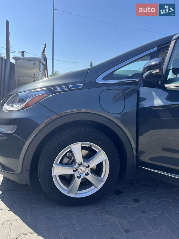 Хэтчбек Chevrolet Bolt EV 2017 в Киеве