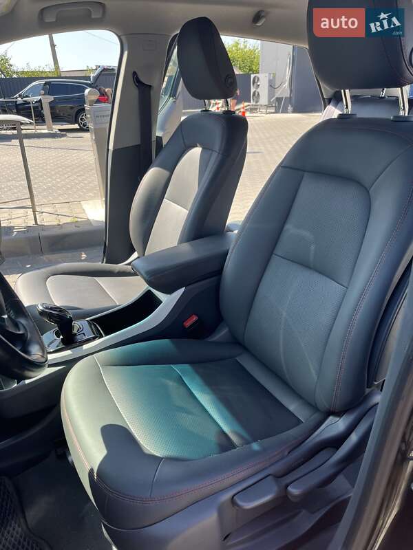 Хэтчбек Chevrolet Bolt EV 2017 в Киеве