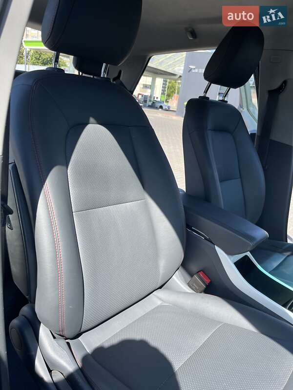 Хэтчбек Chevrolet Bolt EV 2017 в Киеве