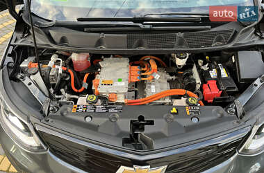 Хэтчбек Chevrolet Bolt EV 2019 в 