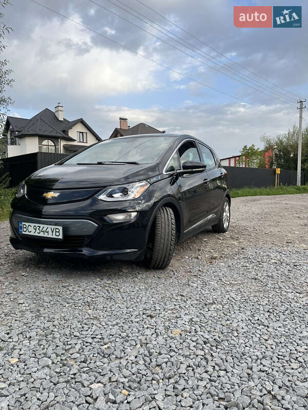 Хэтчбек Chevrolet Bolt EV 2018 в 
