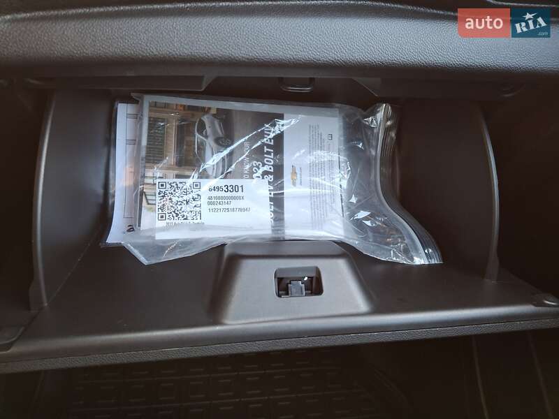 Хэтчбек Chevrolet Bolt EV 2023 в Кропивницком