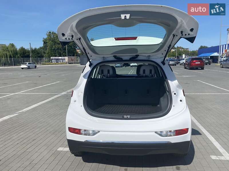 Хэтчбек Chevrolet Bolt EV 2018 в Измаиле фото 3 Хэтчбек Chevrolet Bolt EV 2018 в Измаиле