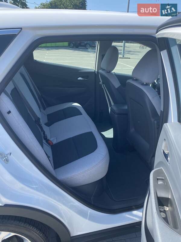 Хэтчбек Chevrolet Bolt EV 2018 в Измаиле фото 8 Хэтчбек Chevrolet Bolt EV 2018 в Измаиле