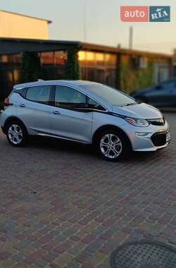 Хэтчбек Chevrolet Bolt EV 2017 в 