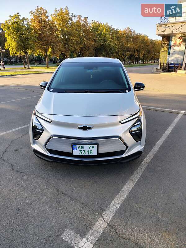 Хэтчбек Chevrolet Bolt EV 2023 в 