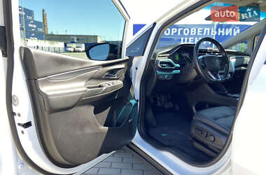 Хэтчбек Chevrolet Bolt EV 2022 в 