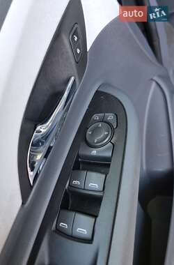 Хэтчбек Chevrolet Bolt EV 2019 в 