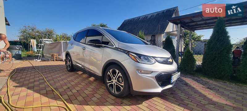 Хэтчбек Chevrolet Bolt EV 2019 в 