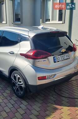 Хэтчбек Chevrolet Bolt EV 2019 в 