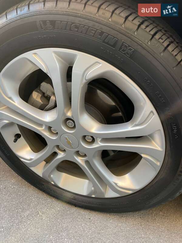 Хэтчбек Chevrolet Bolt EV 2020 в Киеве