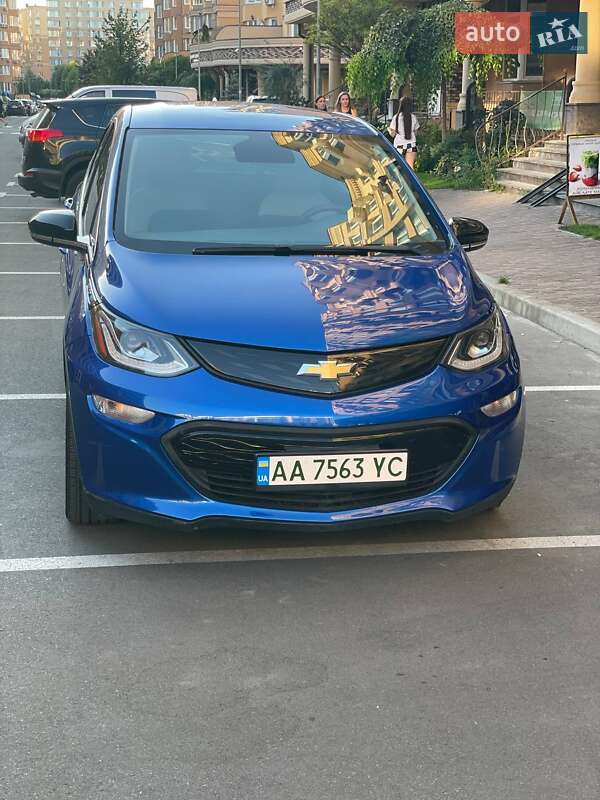 Хэтчбек Chevrolet Bolt EV 2020 в Киеве