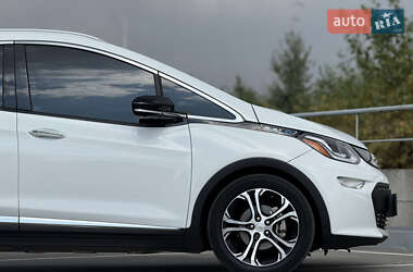 Хэтчбек Chevrolet Bolt EV 2018 в 
