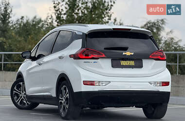 Хэтчбек Chevrolet Bolt EV 2018 в 