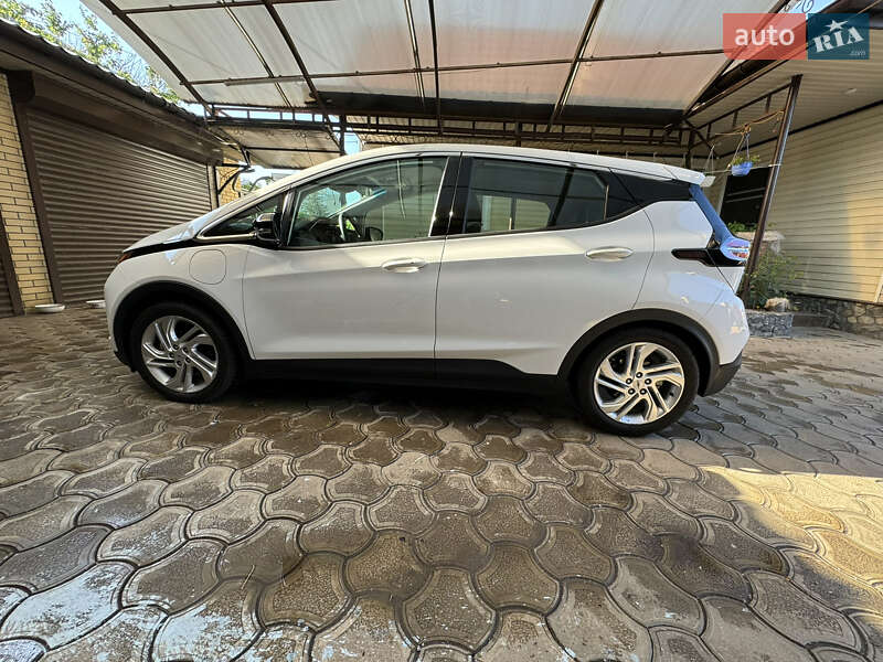 Хэтчбек Chevrolet Bolt EV 2023 в Днепре
