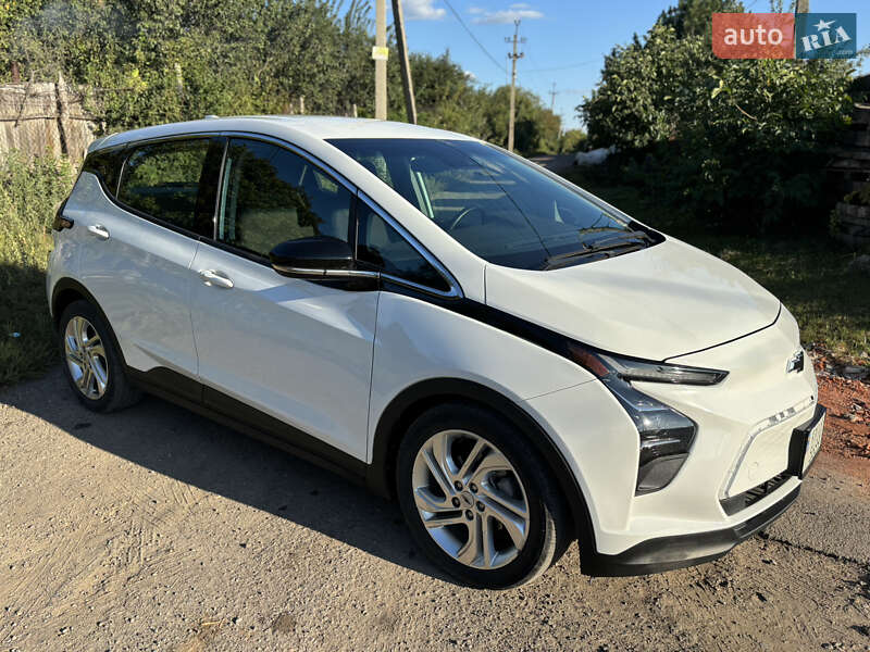 Хэтчбек Chevrolet Bolt EV 2022 в 