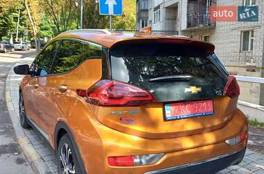 Хэтчбек Chevrolet Bolt EV 2017 в 