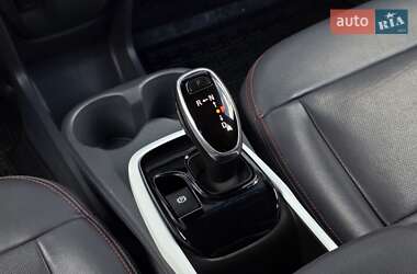 Хэтчбек Chevrolet Bolt EV 2021 в 