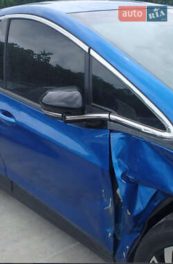 Хэтчбек Chevrolet Bolt EV 2021 в 