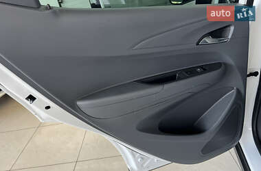 Хэтчбек Chevrolet Bolt EV 2017 в 