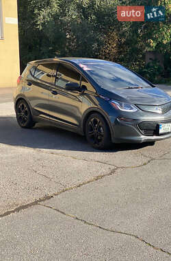 Хэтчбек Chevrolet Bolt EV 2018 в 
