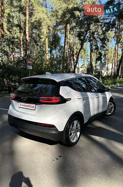 Хэтчбек Chevrolet Bolt EV 2022 в 