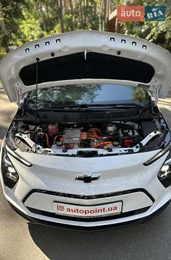 Хэтчбек Chevrolet Bolt EV 2022 в 