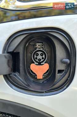 Хэтчбек Chevrolet Bolt EV 2022 в 