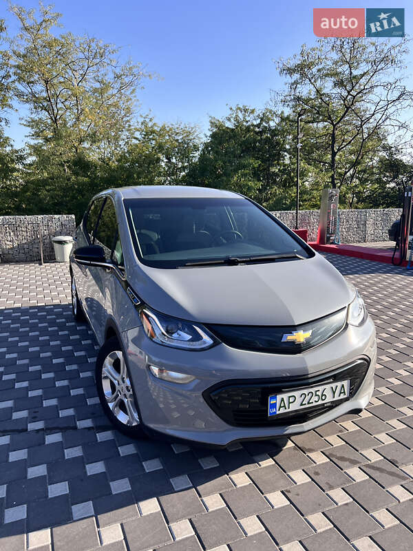 Хэтчбек Chevrolet Bolt EV 2018 в 