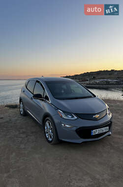 Хэтчбек Chevrolet Bolt EV 2018 в 