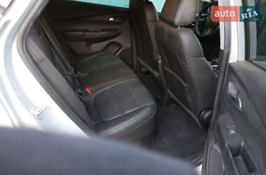 Хэтчбек Chevrolet Bolt EV 2022 в 
