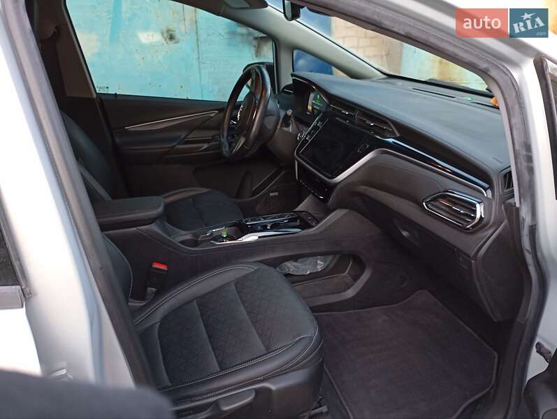 Хэтчбек Chevrolet Bolt EV 2022 в Кропивницком