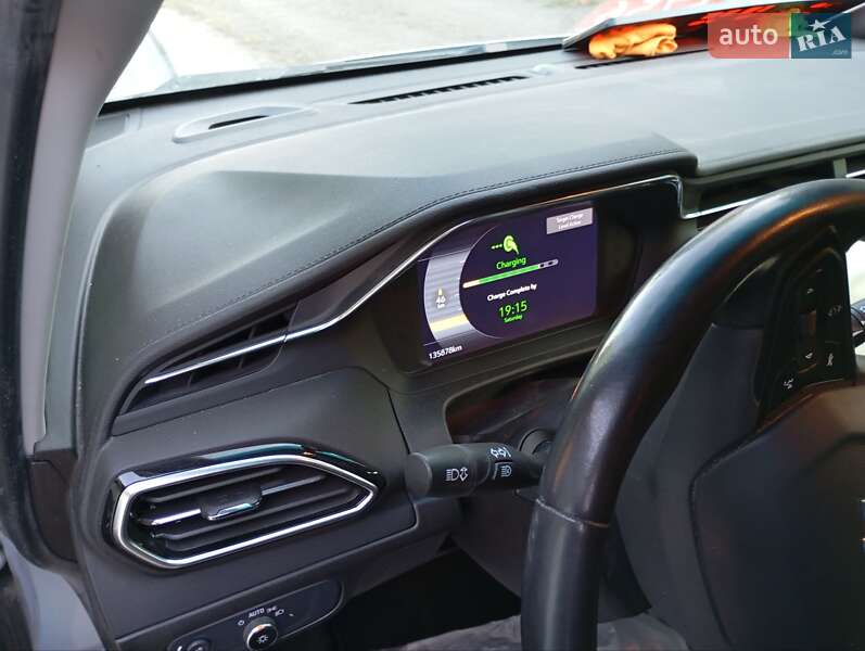 Хэтчбек Chevrolet Bolt EV 2022 в Кропивницком