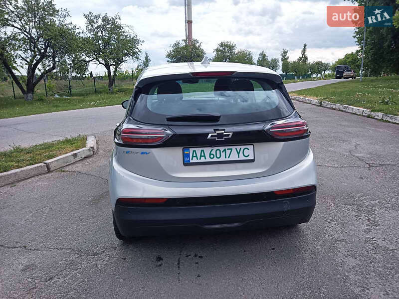 Хэтчбек Chevrolet Bolt EV 2023 в Киеве
