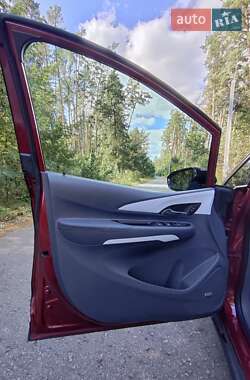 Хэтчбек Chevrolet Bolt EV 2017 в 