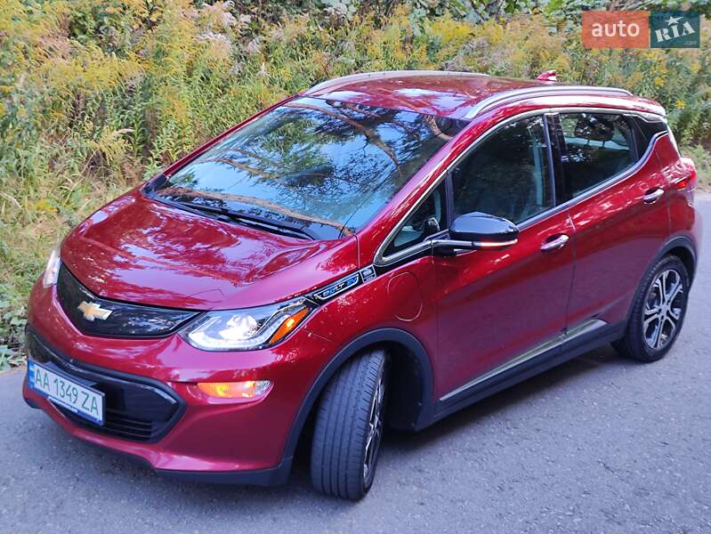 Хэтчбек Chevrolet Bolt EV 2017 в 