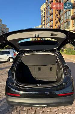 Хэтчбек Chevrolet Bolt EV 2022 в 