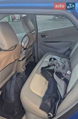 Хэтчбек Chevrolet Bolt EV 2017 в 